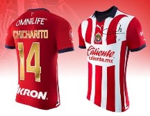 En este nuevo jersey destaca la firma de Javier Hernández en el frente del jersey. ESPECIAL/ Chivas.