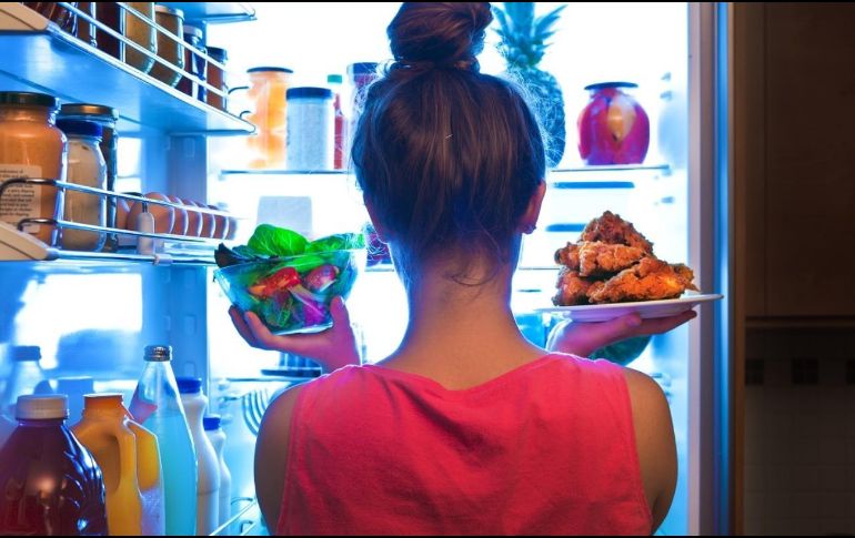 Para evitar represalias en tu sistema digestivo, es recomendable cenar con tres horas de anticipación, previo a irse a la cama. EL INFORMADOR/ Archivo