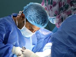 Únicamente los médicos que cuenten con la especialidad de Medicina Estética podrán realizar los procedimientos de Medicina Estética y Longevidad que cuenten con el equipo necesario y personal capacitado. UNSPLASH /  J. AHMED