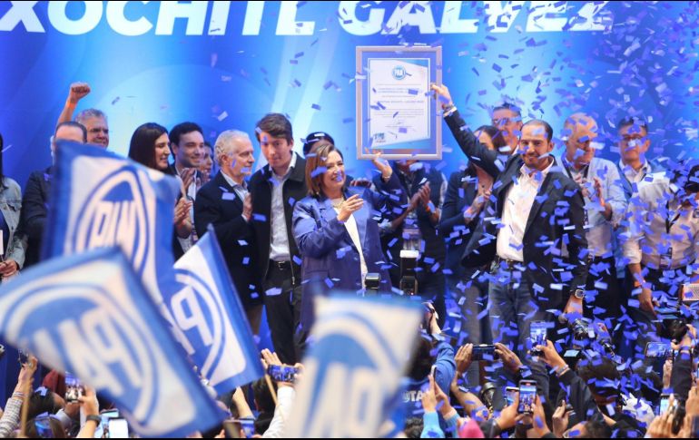 El Comité Ejecutivo Nacional del PAN entregó este sábado a Xóchitl Gálvez Ruiz la constancia como candidata a Presidenta de la República. X / @AccionNacional