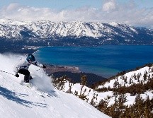 Mónica pasó la noche frotándose las manos y los pies para combatir el frío. AP/ ARCHIVO