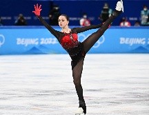 El caso de Kamila Valíeva se dio en los Juegos Olímpicos de Invierno de Beijing 2022, cuando se conoció que la patinadora había dado positivo por la sustancia trimetazidina en un control realizado dos meses antes. AFP / ARCHIVO