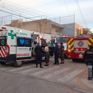Rescatan a 5 personas tras incendio en vivienda de Zapopan