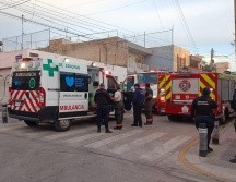 Las personas fueron rescatadas por Bomberos de Zapopan. ESPECIAL