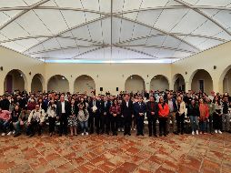 En total, la sede provisional del CuTlaquepaque, habilitada en el Centro Cultural El Refugio, cuenta con tres generaciones y 240 estudiantes. 