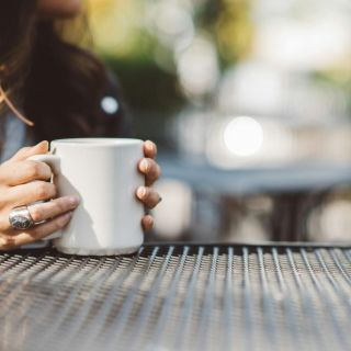 ¿Qué efectos tiene el café en la digestión?