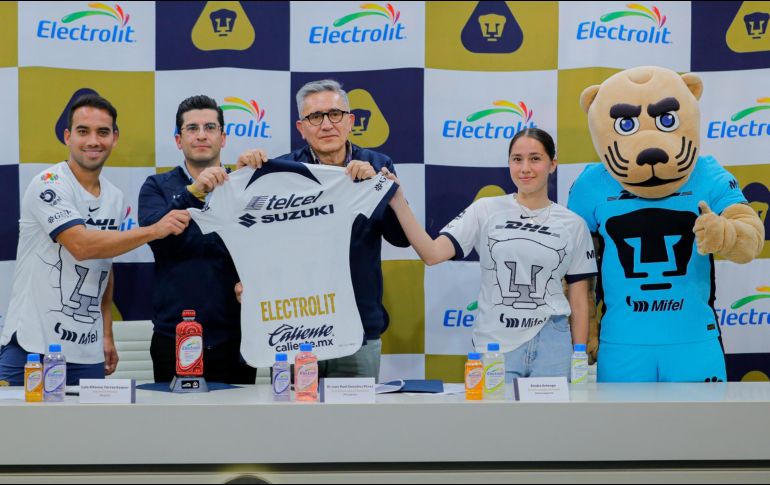 Con esta unión, Electrolit es ya la bebida hidratante oficial de todas las categorías de Pumas. ESPECIAL / Pumas