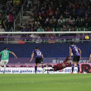 León rescata el empate en Mazatlán