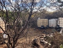 También aseguraron cuatro mangueras, un contenedor de mil litros al 80 por ciento de su capacidad, un contenedor de mil litros al 50 por ciento de su capacidad y un contenedor de mil litros. ESPECIAL/FGR