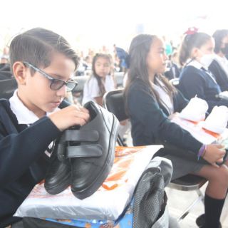 Estos son las becas y apoyos que los jóvenes pueden solicitar este 2024