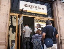 Quienes cumplan con la obligación tributaria en línea entre el 1 de enero y el 30 de junio podrán acceder a la condonación de multas fiscales por no pagar el refrendo.  EL INFORMADOR/ ARCHIVO.