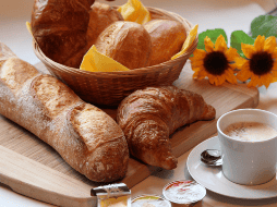 Si viajas, ya sabes qué es lo que debes desayunar en cada parte del mundo que se mencione a continuación. ESPECIAL/CANVA