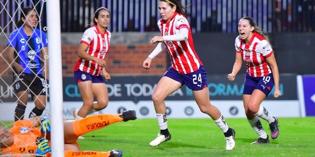 Chivas Femenil vence al Quer&eacute;taro con remontada