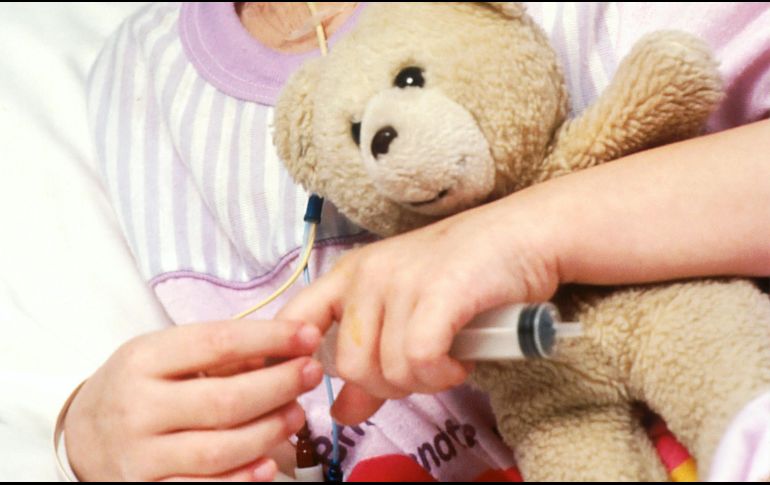 Indican que al no haber pruebas diagnósticas para detectar el cáncer en niños, es prioritario que madres y padres de familia conozcan los síntomas de alarma. ESPECIAL / Foto de National Cancer Institute en Unsplash
