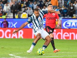 Salomón Rondón anotó por segundo juego consecutivo con los Tuzos. IMAGO7