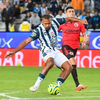 Pachuca hunde a Xolos