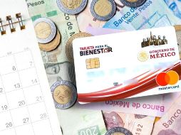 Debido a la veda electoral, los adultos mayores recibirán un depósito adelantado de 12 mil pesos. ESPECIAL