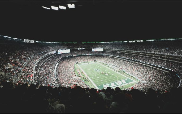 El estadio que tiene por nombre comercial Metlife Stadium, y que cambiará para albergar la Copa del Mundo, es sede actual de los equipos de la NFL, New York Jets y New York Giants. Unsplash.