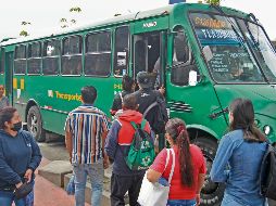 En horas pico los camiones se llenan y es cuando algunos ladrones aprovechan para robar. EL INFORMADOR/ Archivo