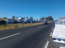 La manifestación se concentra en el kilómetro 40 de la carretera Guadalajara-Colima. ESPECIAL