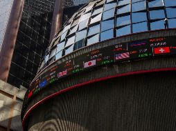 En la jornada, el peso se depreció un 1.91% frente al dólar, al cotizar en 17.04 unidades por billete verde, tras un 16.73 en la jornada previa, según datos del Banco de México. NTX / ARCHIVO