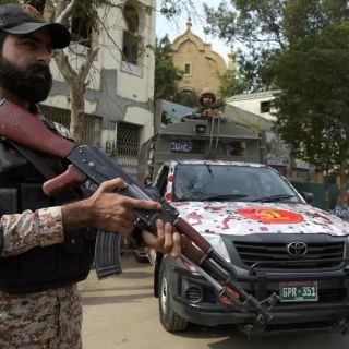Pakistán: 29 muertos en ataques a oficinas políticas antes de las elecciones
