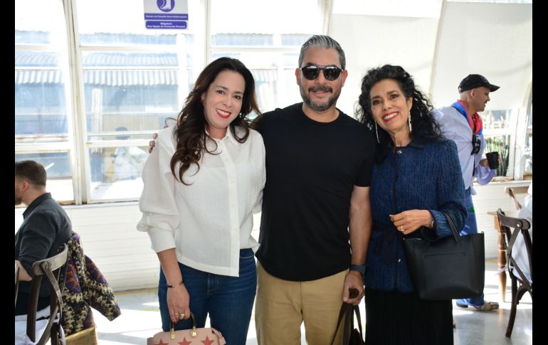 Sandy López, Toño Soto y Pepis Martínez. GENTE BIEN JALISCO/ Marifer Rached