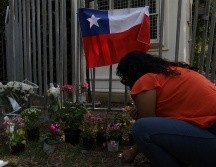 Chilenos lamentan la muerte del expresidente Sebastián Piñera. EFE / A. Díaz