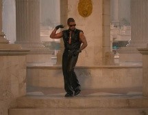 ¿Dónde está Usher? A unos días del Halftime Show el artista está perdido en el nuevo corto de Apple Music. ESPECIAL / YouTube Apple Music