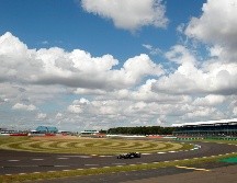 El circuito de Silverstone, de 5.8 km y 18 curvas, es uno de los iconos del automovilismo mundial. AFP / ARCHIVO