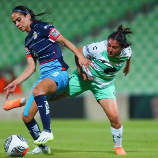 Chivas Femenil recibe a Santos en el AKRON