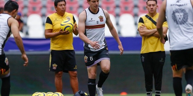 Leones Negros busca pegarle al campe&oacute;n
