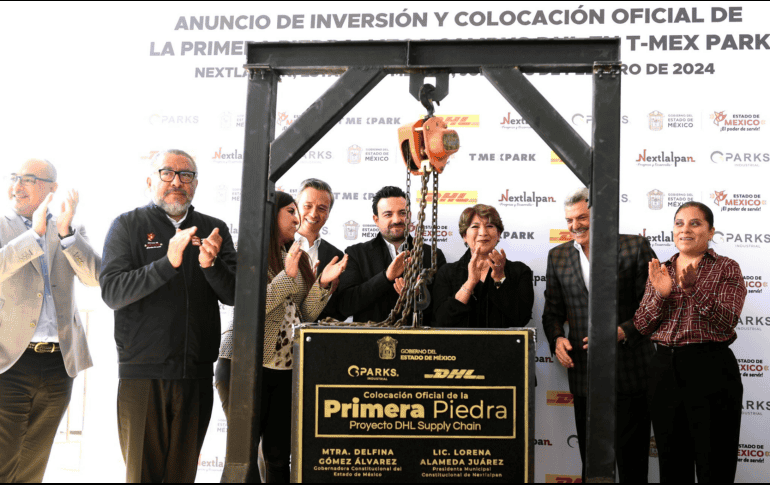 El día de hoy se llevó a cabo la colocación de la primera piedra de las instalaciones de DHL Supply Chain en el T-Mex Park. X/@delfinagomeza