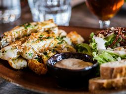 Los síntomas no son provocados por la bacteria, sino por la toxina que ella produce. UNSPLASH / D. Cantelli