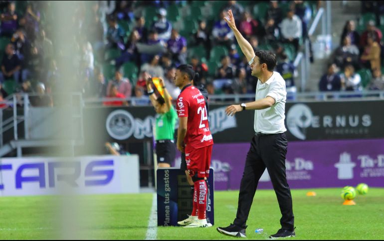 En relación a la expulsión de Anderson Santamaría, el quinto jugador de Atlas que ve la tarjeta roja en seis partidos, el técnico Beñat San José aclaró que es un tema que le ocupa. IMAGO7