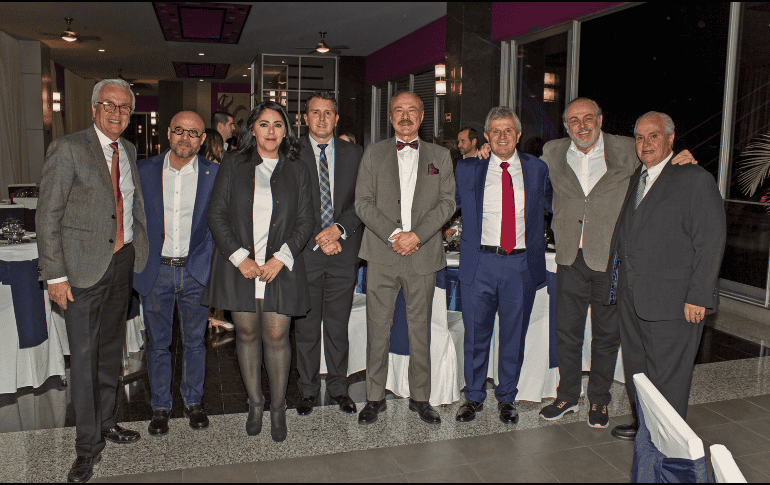 FEMPAC. Se renovó la mesa directiva de la Federación tras rendir protesta Guillermo Santoscoy Ascencio (el cuarto de izquierda a derecha) como nuevo presidente.