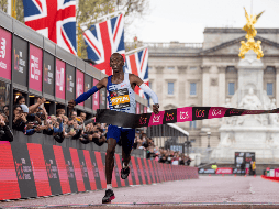 El mundo del deporte se encuentra de luto, luego de darse a conocer la trágica muerte del plusmarquista keniano Kelvin Kiptum. EFE / ARCHIVO