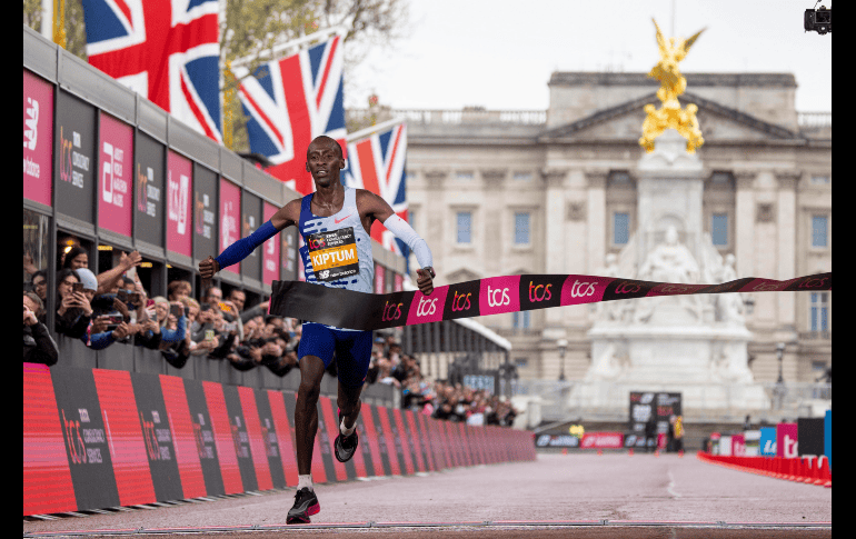 El mundo del deporte se encuentra de luto, luego de darse a conocer la trágica muerte del plusmarquista keniano Kelvin Kiptum. EFE / ARCHIVO