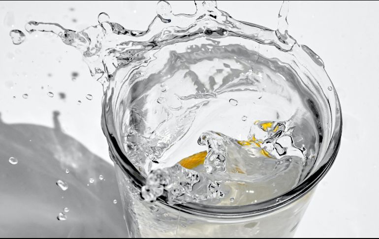 El agua es esencial para mantener un estado saludable del cuerpo. Cualquier deshidratación puede ser extremadamente peligrosa si no es tratada a tiempo. ESPECIAL / PEXELS Adonyi Gabor