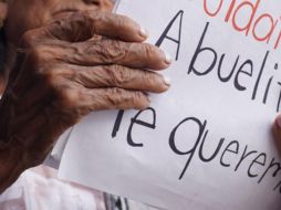 Esta enfermedad neurodegenerativa suele presentarse en adultos mayores, sin embargo, el diagnóstico lo debe realizar un especialista. EL INFORMADOR / ARCHIVO