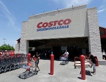 Las personas que se dedican a la reventa de los productos han sido blanco de críticas durante mucho tiempo. AP/Archivo