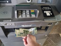El próximo lunes, aquellos que requieran realizar operaciones bancarias podrán acudir a las sucursales.  EL INFORMADOR/ ARCHIVO
