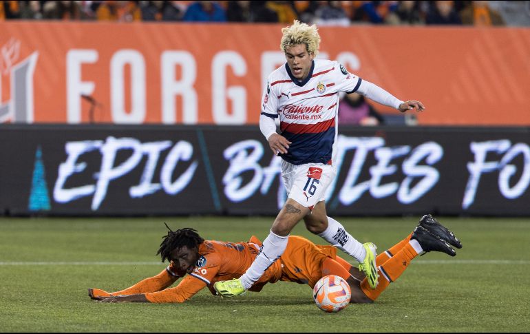 Las Chivas buscan no subestimar a su rival si es que quieren avanzar a la siguiente ronda de la Copa de Campeones. AP/ ARCHIVO.