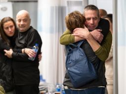 Los rescatados se reencontraron con sus familiares, entre ellos exrehenes liberados en noviembre. EFE