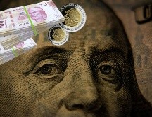 El peso mexicano se cotiza en los mercados internacionales alrededor de los 16.82 pesos por dólar.