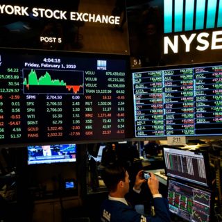 Wall Street cierra en terreno mixto y el Dow Jones baja un 0.11%