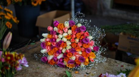 Cuando se obsequian flores se transmite un mensaje que en ocasiones es difícil decir con palabras. EL INFORMADOR/Arturo Navarro.