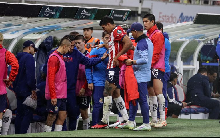 Raúl Martínez había entrado al juego al minuto 21 del segundo tiempo y tuvo que salir cuando Chivas ya había realizado sus tres cambios. EL INFORMADOR/H. Figueroa