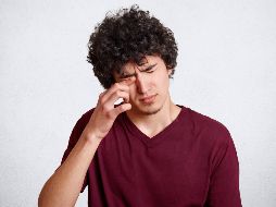 El roce del ojo con objetos sucios suele ser la causa que provoca este malestar poco peligroso. ESPECIAL / FREEPIK