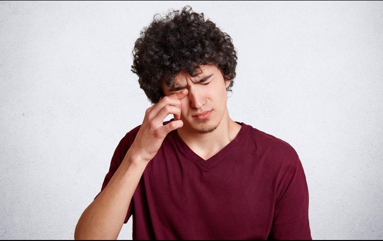 El roce del ojo con objetos sucios suele ser la causa que provoca este malestar poco peligroso. ESPECIAL / FREEPIK